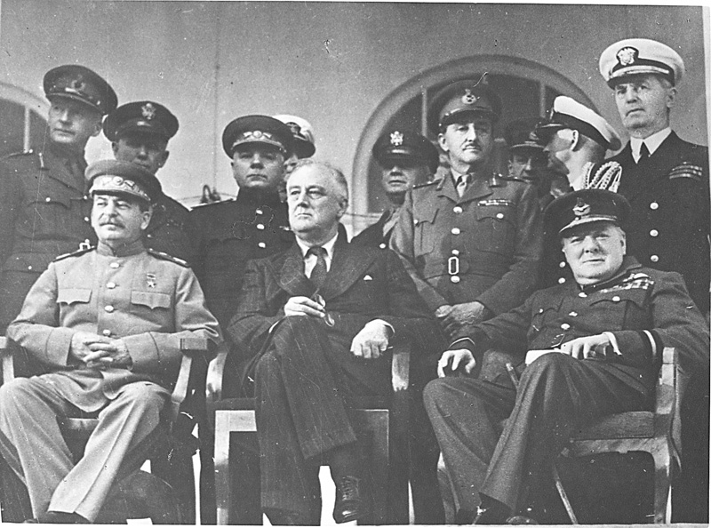 В среду, 28 ноября, исполнилось 75 лет с начала Тегеранской конференции. Речь идет о первой за годы Второй мировой войны встрече лидеров антигитлеровской коалиции - Иосифа Сталина, Уинстона Черчиля и Франклина Делано Рузвельта.