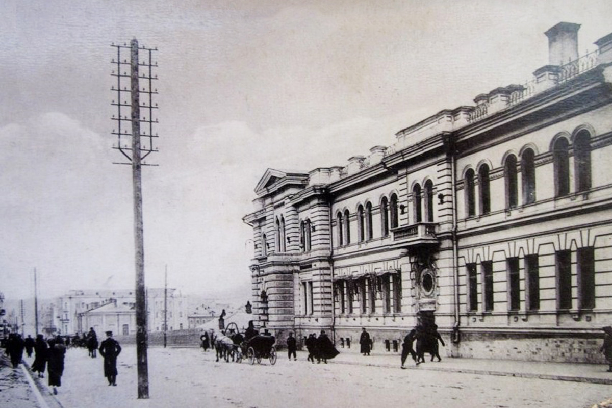 Русско-китайский банк (сейчас картинная галерея), улица Алеутская