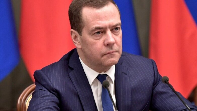 Медведев поддержал объединение полисов ОСАГО и КАСКО