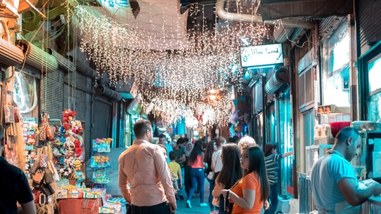 Дамаск снова засиял в ожидании новогодних праздников впервые за семь лет