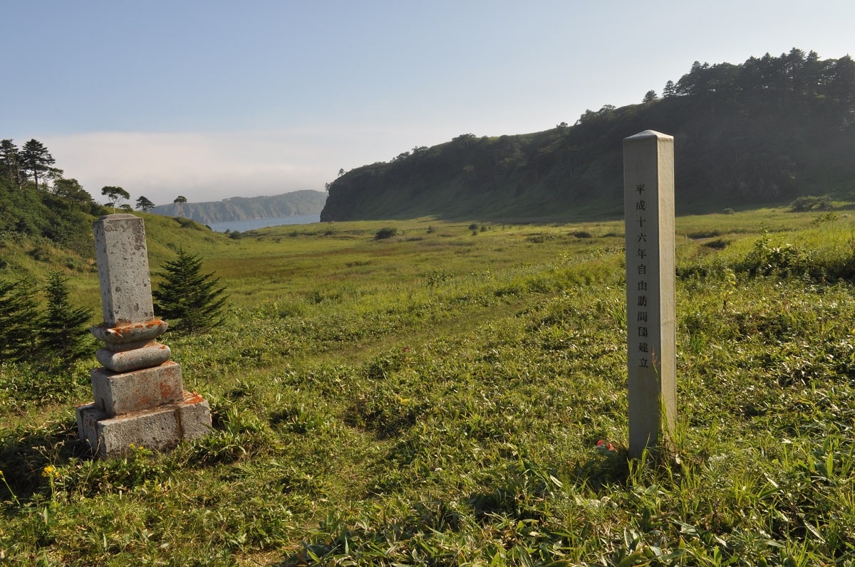 В наше дни о 40-летнем пребывании на островах японцев напоминают только редкие могилы с иероглифами. Шикотан.
