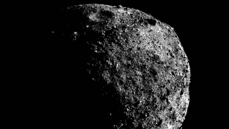 Уникальные снимки маленького астероида сделал аппарат NASA
