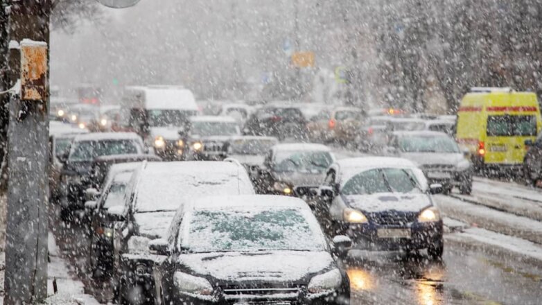 Автовладельцев предупредили о риске использования зимой «летнего» масла