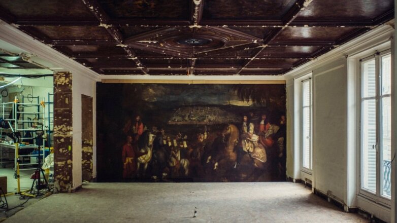 В парижском бутике во время ремонта нашли замурованную картину XVII века