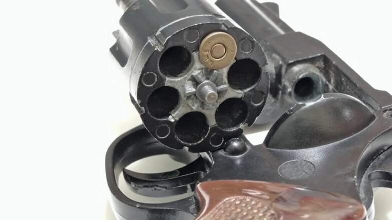 В США полицейский застрелил коллегу во время игры в русскую рулетку