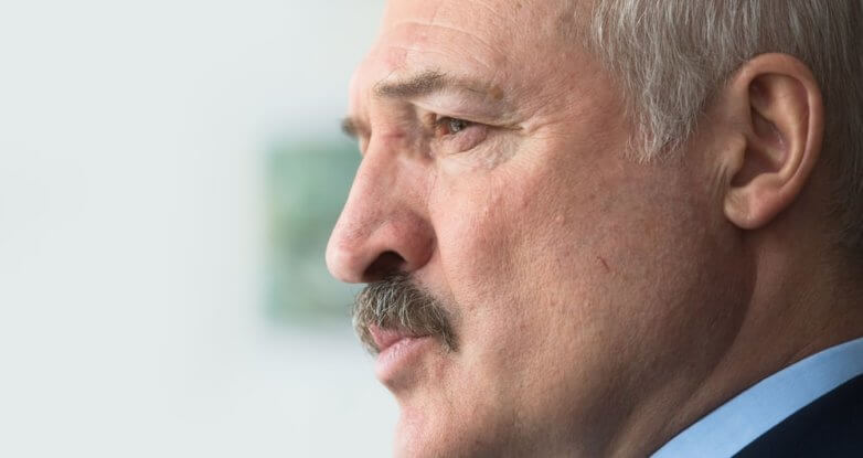 Президент Белоруссии Александр Лукашенко серьезный прищур
