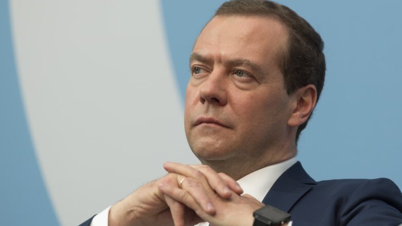 Медведев рассказал о «выживании» около 19 млн бедных россиян
