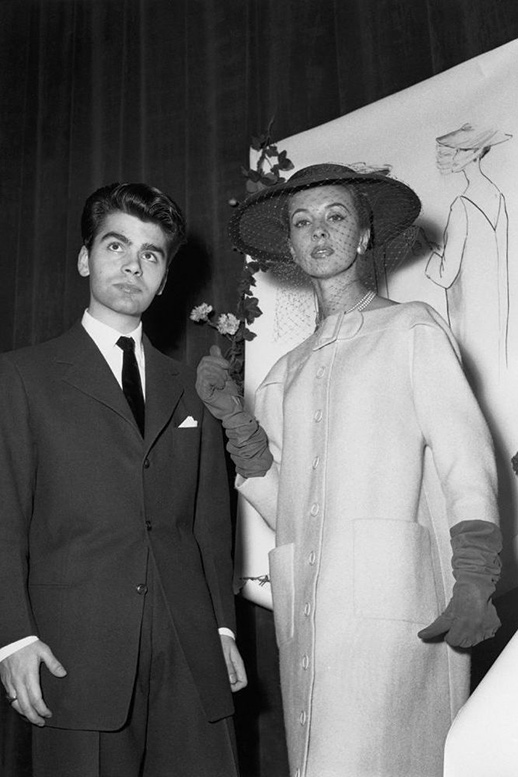Карл выиграл первый приз на конкурсе дизайна одежды в Париже, 1954