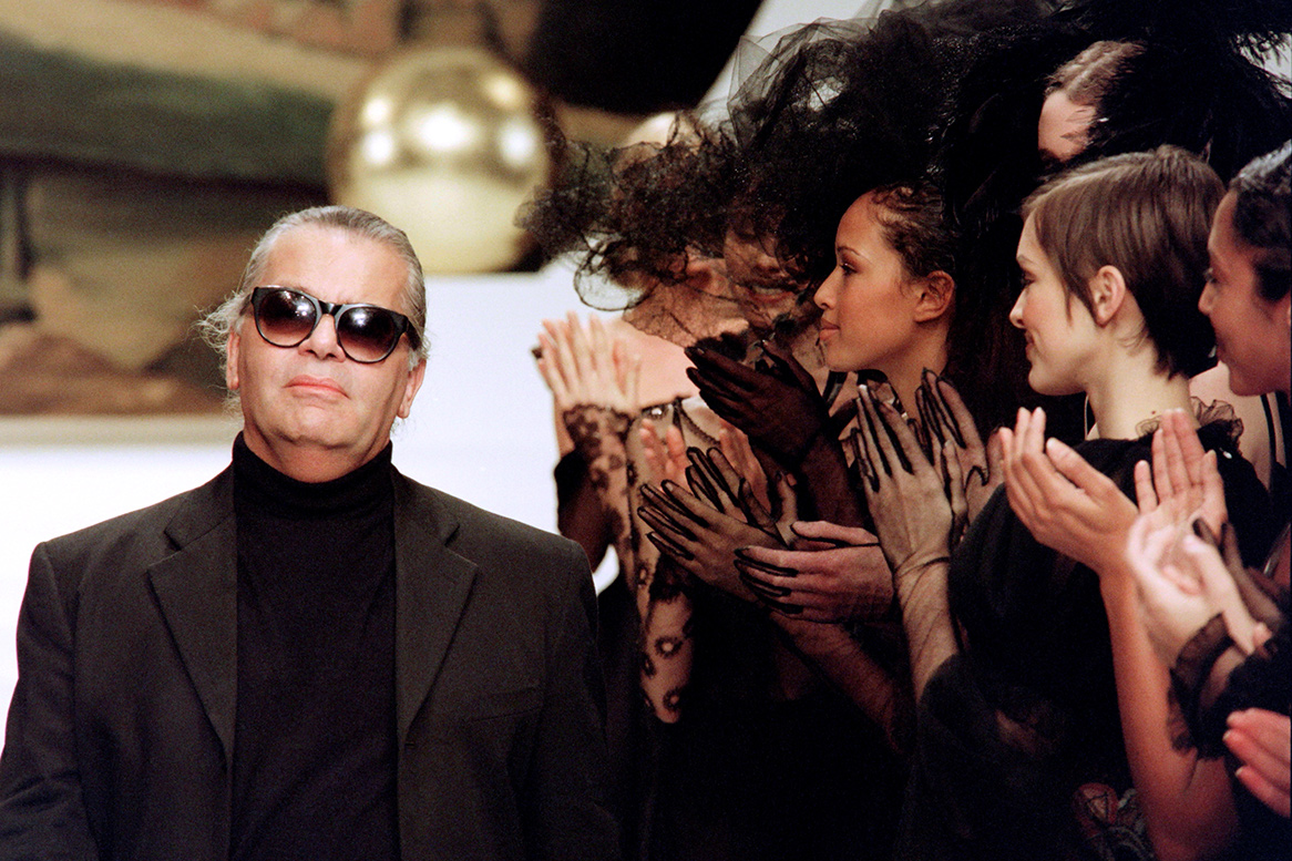 Шоу Шанель на неделе высокой моды в Париже, 1994