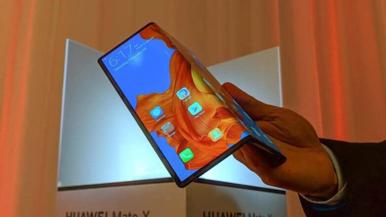 Huawei презентовала раскладывающийся «смартфон будущего» за $2600