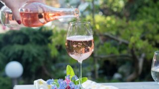 Роскачество составило список из 9 лучших российских розовых вин