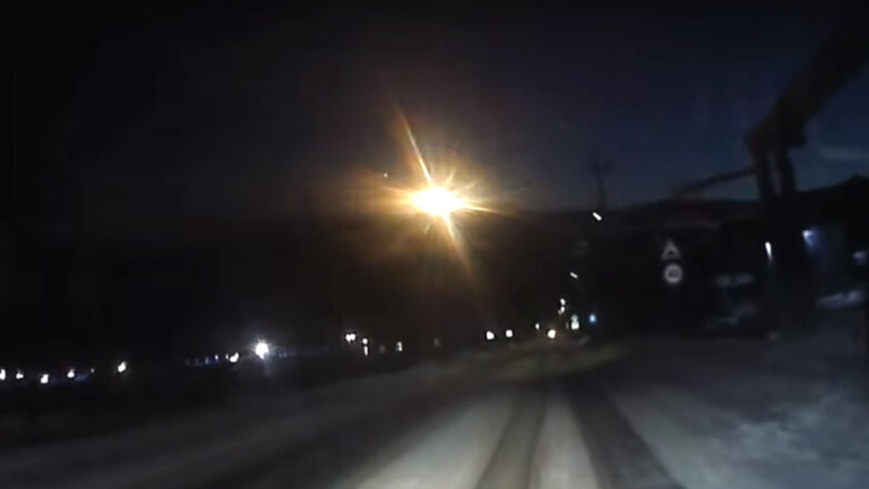 Метеорит или ступень от ракеты: в небе над Эвенкией сняли на видео некий объект