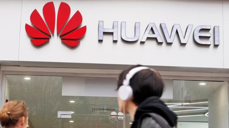 Huawei планирует выпустить маленький складной смартфон