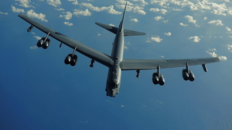 США перебросили на авиабазу в Катар бомбардировщики B-52