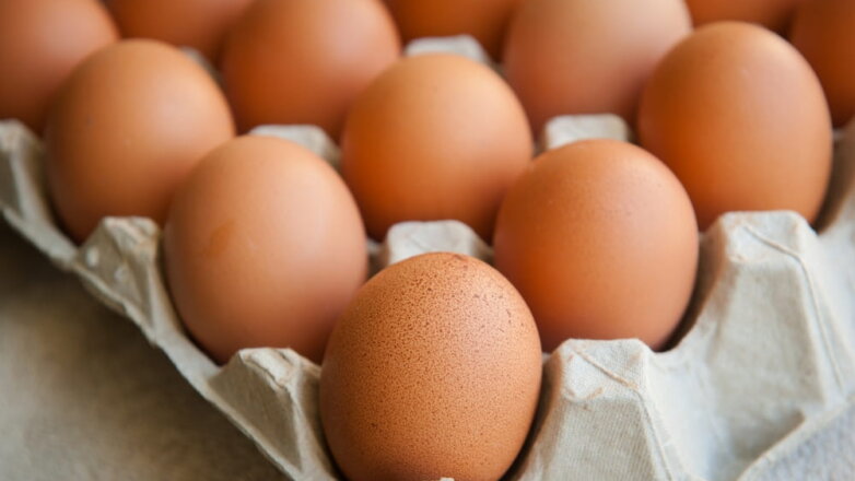 Цены на куриные яйца в России взлетели на 15%