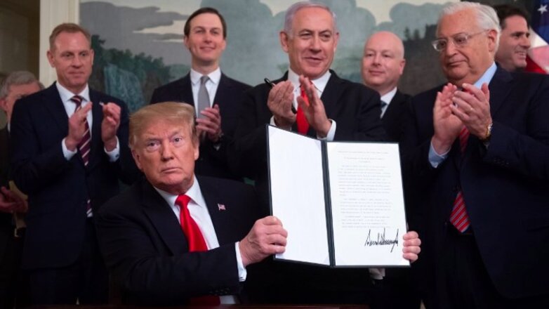 Трамп подписал признание США суверенитета Израиля над Голанскими высотами