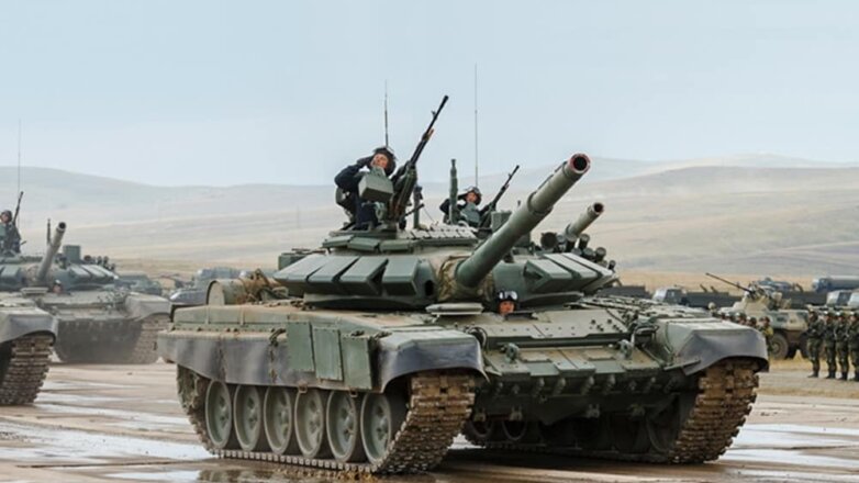 Танк Т-72, выдержавший прямое попадание ракеты, показали на видео из Сирии