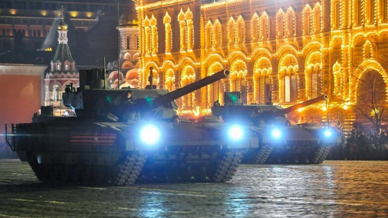 Ночная репетиция военного парада в Москве