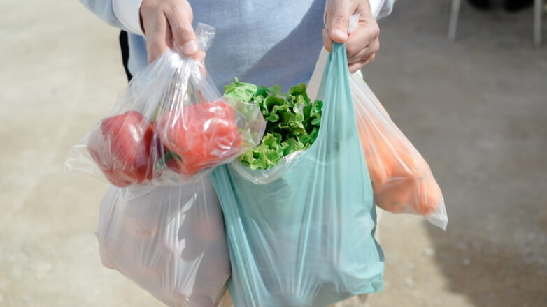 Торговые сети Британии отказываются от пластиковых пакетов