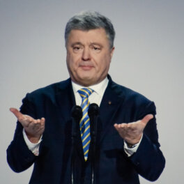 Экс-президент Украины Порошенко призвал принять Украину в НАТО по аналогии с Западной Германией времен холодной войны