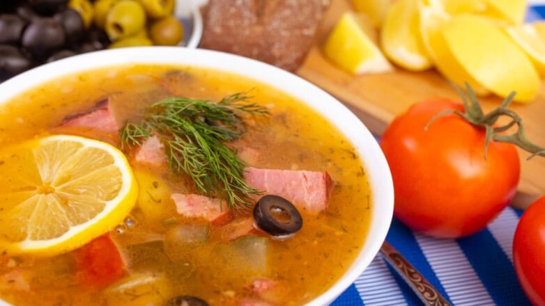 Диетологи назвали самые вредные и полезные супы в России
