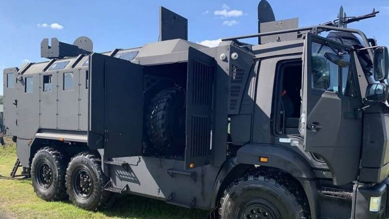 В России представили двухмодульный бронеавтомобиль для спецназа