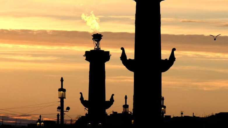В честь победы «Зенита» в Санкт-Петербурге зажгли Ростральные колонны