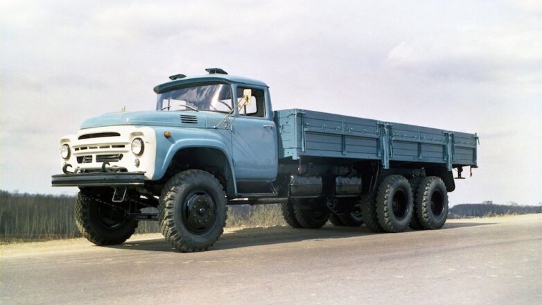 В России появились в продаже новые грузовики ЗИЛ-133