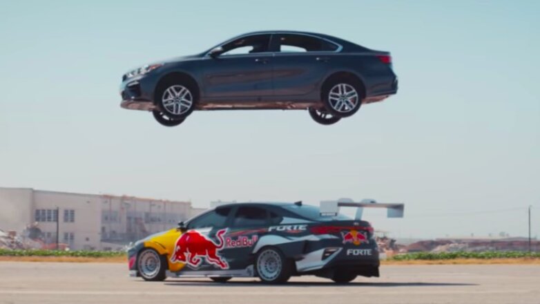 Kia Forte умеет прыгать и летать: возможности авто показали на видео