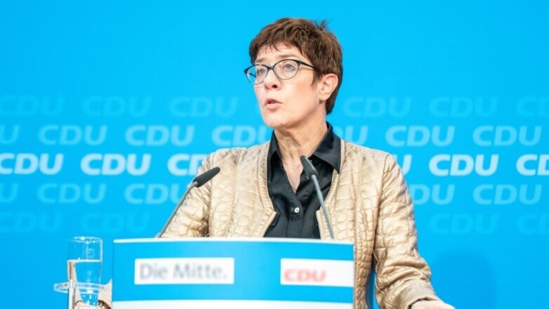 Преемница Меркель станет главой Минобороны Германии