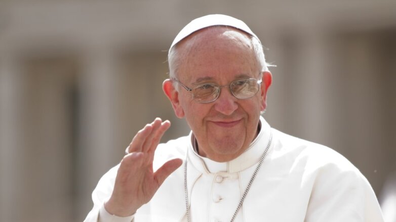 Папа Римский Франциск один