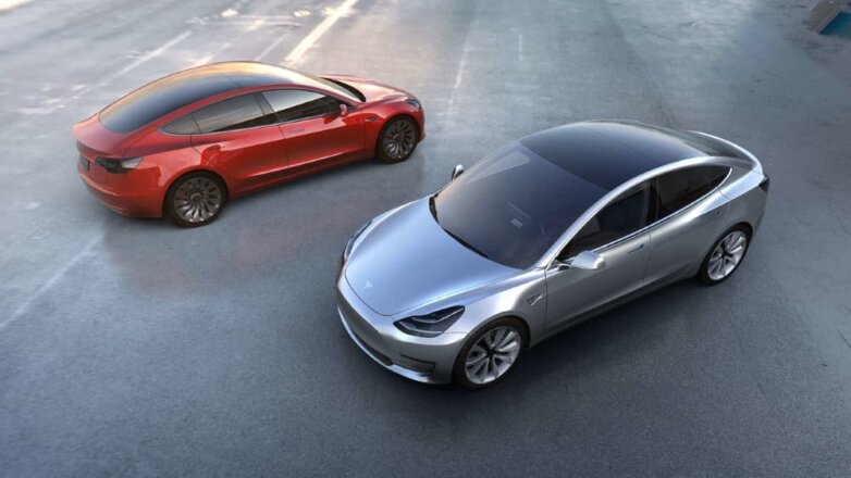 На земле и под землей: необычную гонку электромобилей Tesla сняли на видео
