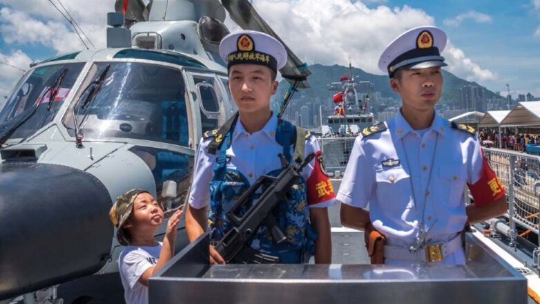 Китай обогнал США по размеру военно-морских сил. Чей флот теперь сильнее?
