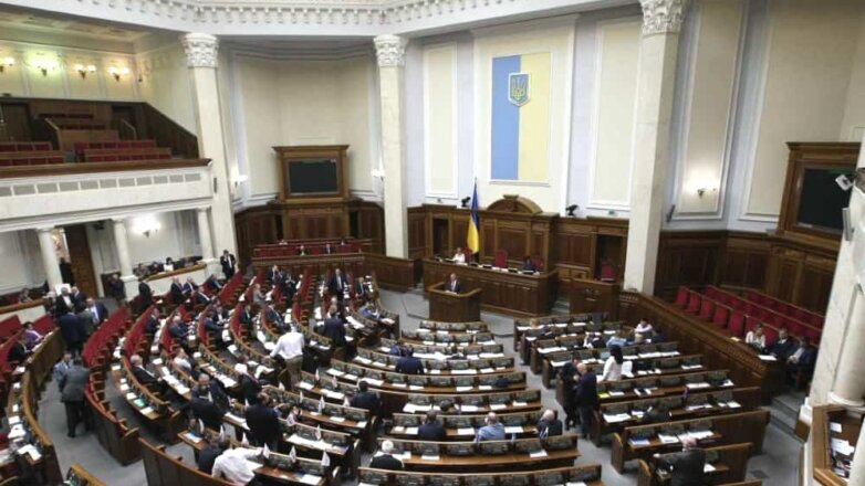 КС Украины признал указ Зеленского о роспуске и досрочных выборах Рады законным