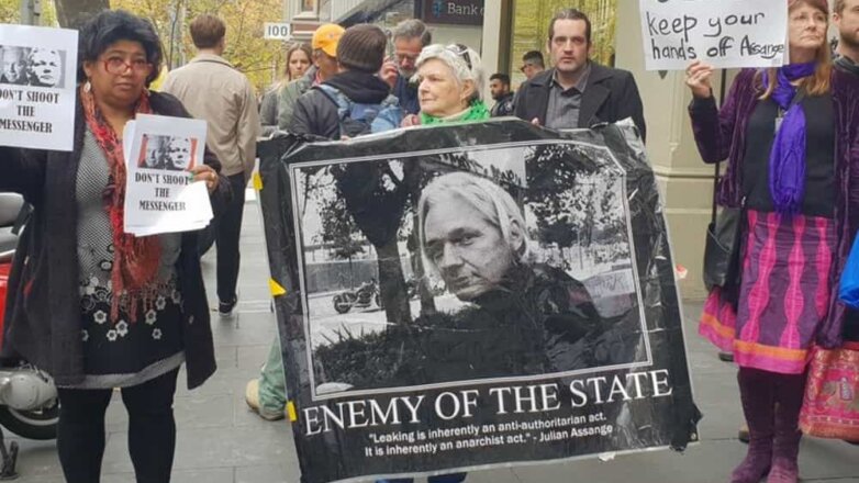 В австралийском Мельбурне начался митинг против экстрадиции Ассанжа