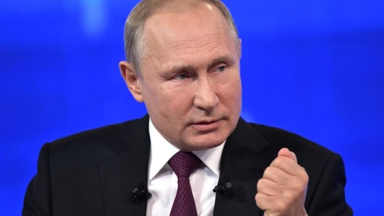 Путин поручил полпредам проконтролировать цены на лекарства и продукты