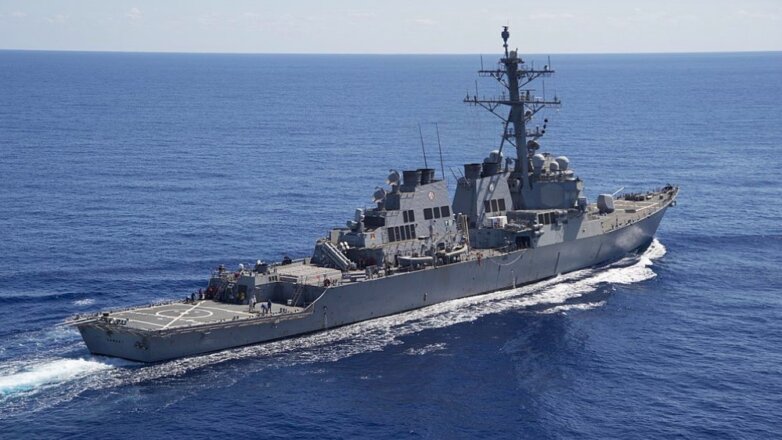 СМИ: эсминец ВМС США Carney подвергся атакам с территории Йемена