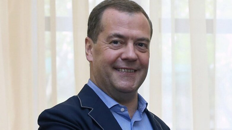 Дмитрий Медведев: Россия перейдёт на четырёхдневную рабочую неделю