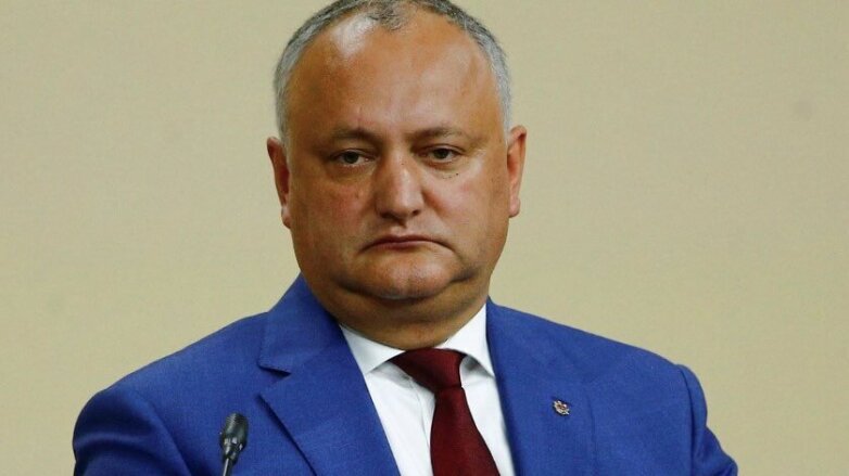 В Молдавии политический кризис: Додон отстранен от должности, парламент распущен