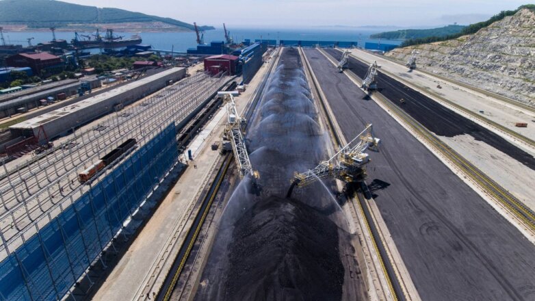 «Восточный Порт» устанавливает новую систему орошения угля