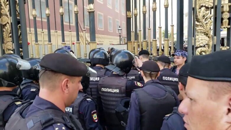 Полиция Москвы завершила разбирательства с задержанными на митинге