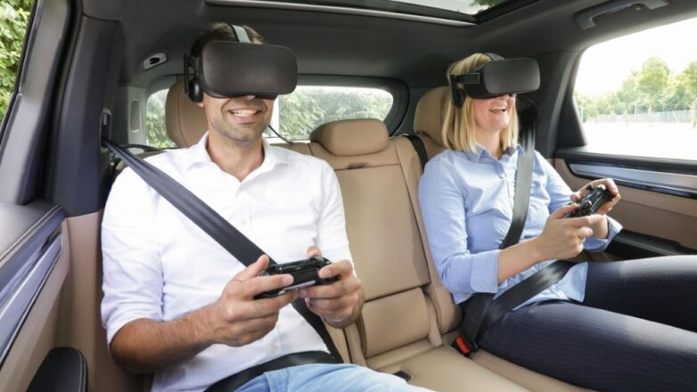 Porsche тестирует виртуальную реальность для пассажиров