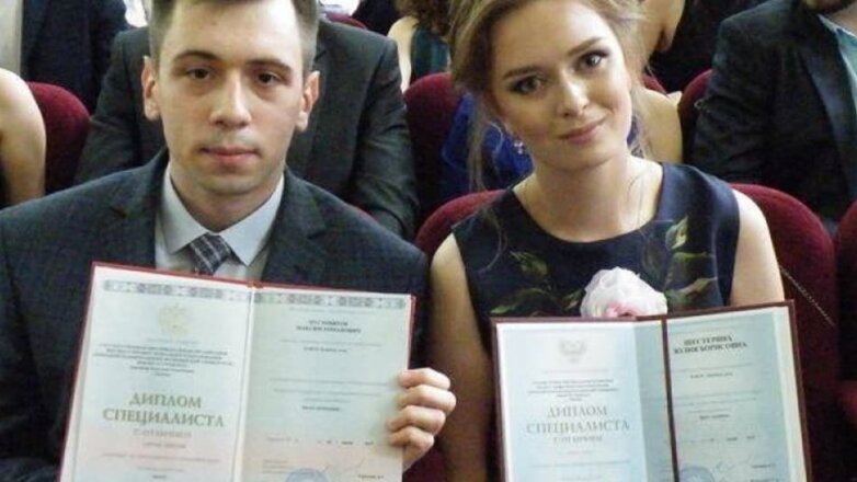 Выпускники в Донецке получили дипломы образца РФ