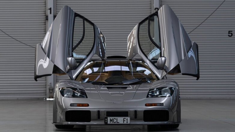 Один из двух McLaren F1 в версии LM продадут на аукционе