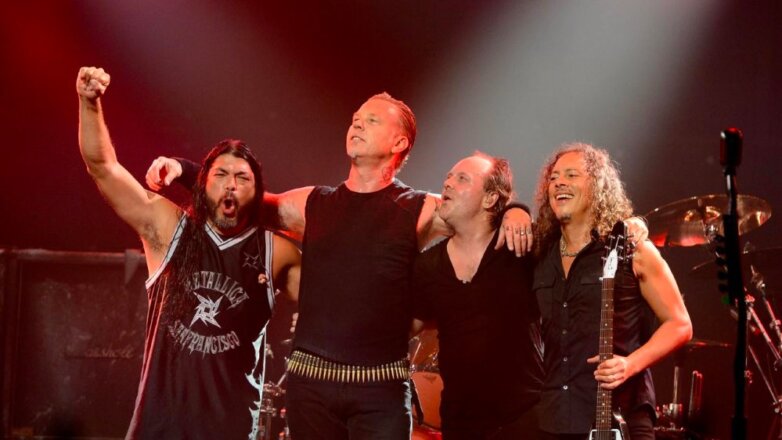 Metallica в Лужниках спела «Группу крови» Цоя