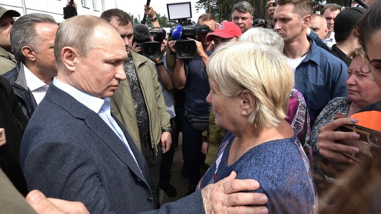 Владимир Путин опроверг слухи о причинах паводка в Иркутской области