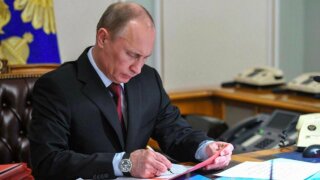 Путин подписал закон о дистанционной продаже лекарств