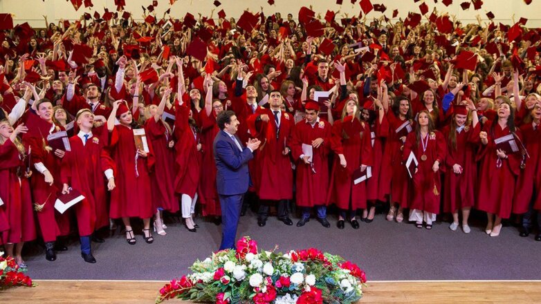 Президентскую академию закончили на «отлично» более 530 выпускников