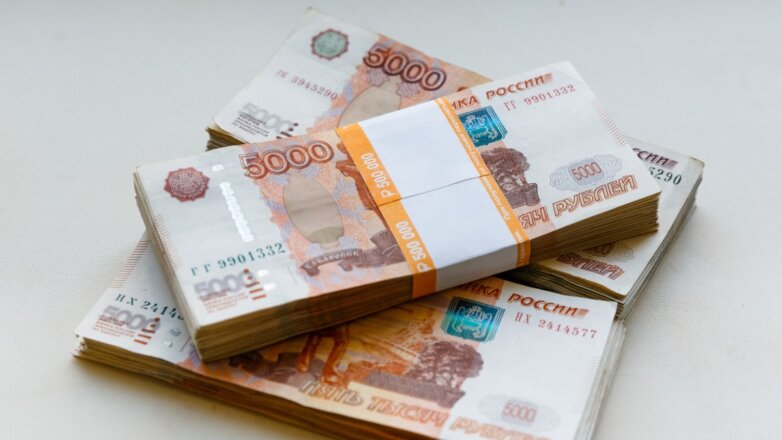 Росстат подсчитал число россиян с зарплатой больше миллиона