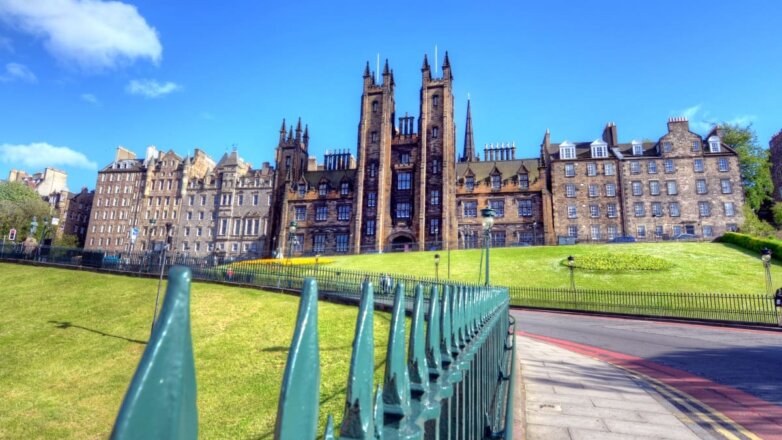 В университете Эдинбурга вручили дипломы с опозданием на 150 лет